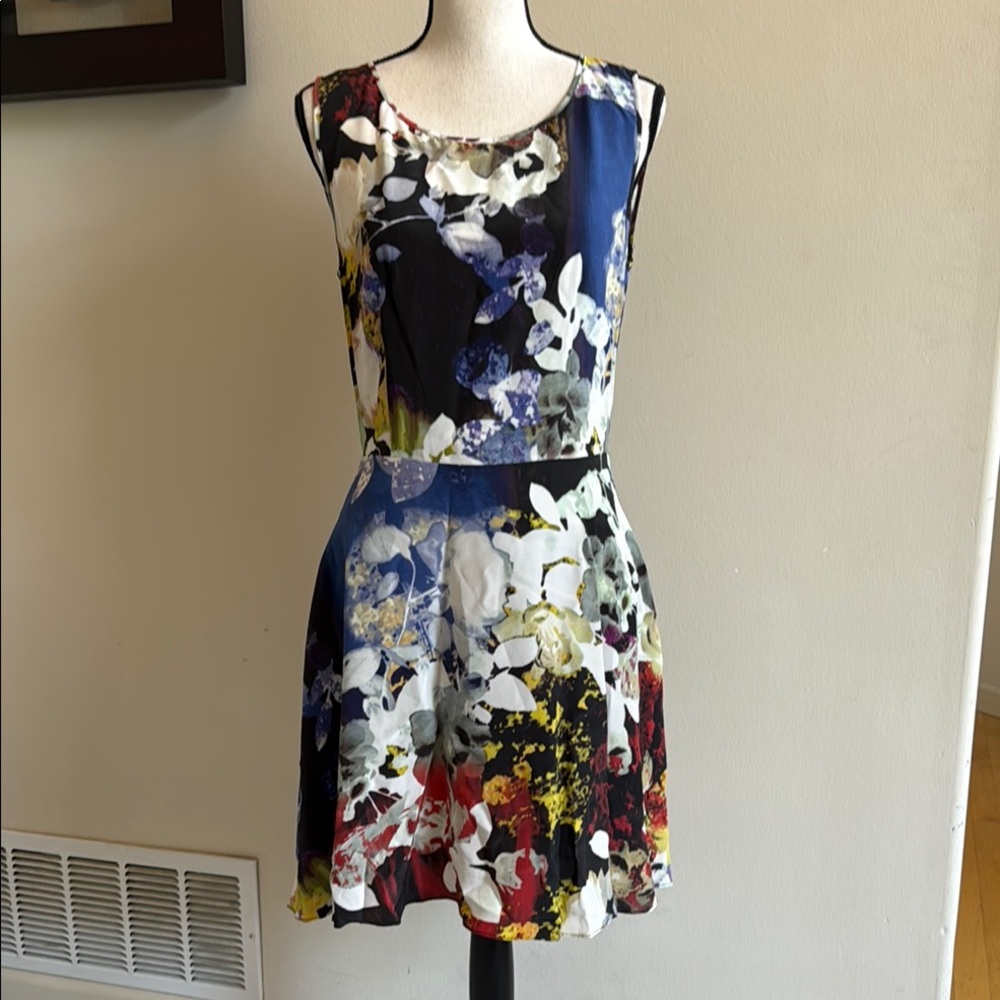 AngeBlue and White Sundress Sleeveless Scoop Neck